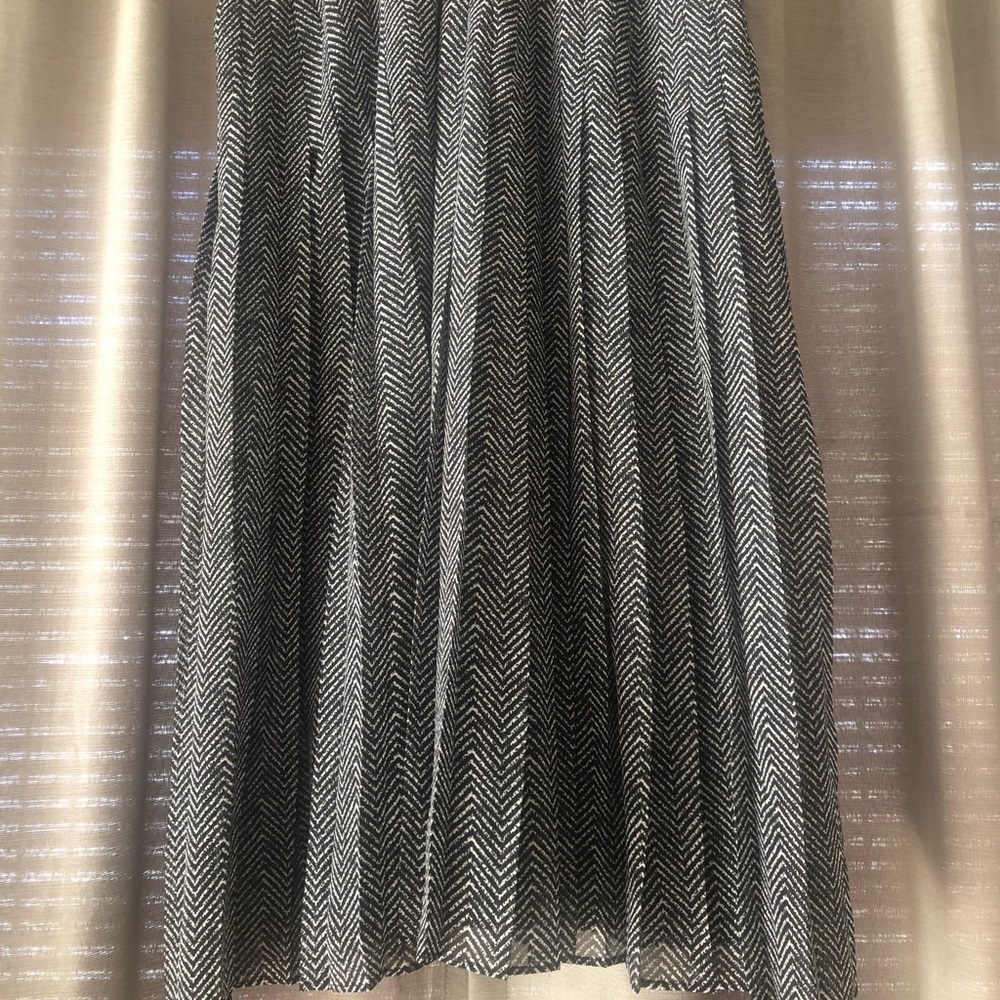 Chevron pattern skirt